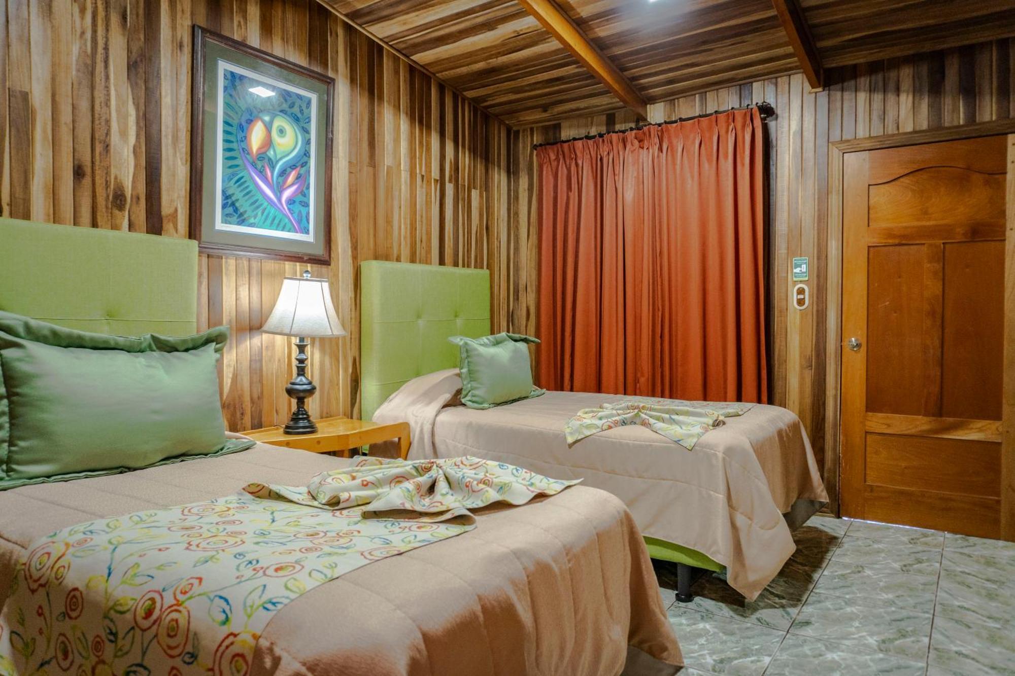 Los Pinos Cabins & Reserve Monteverde Phòng bức ảnh