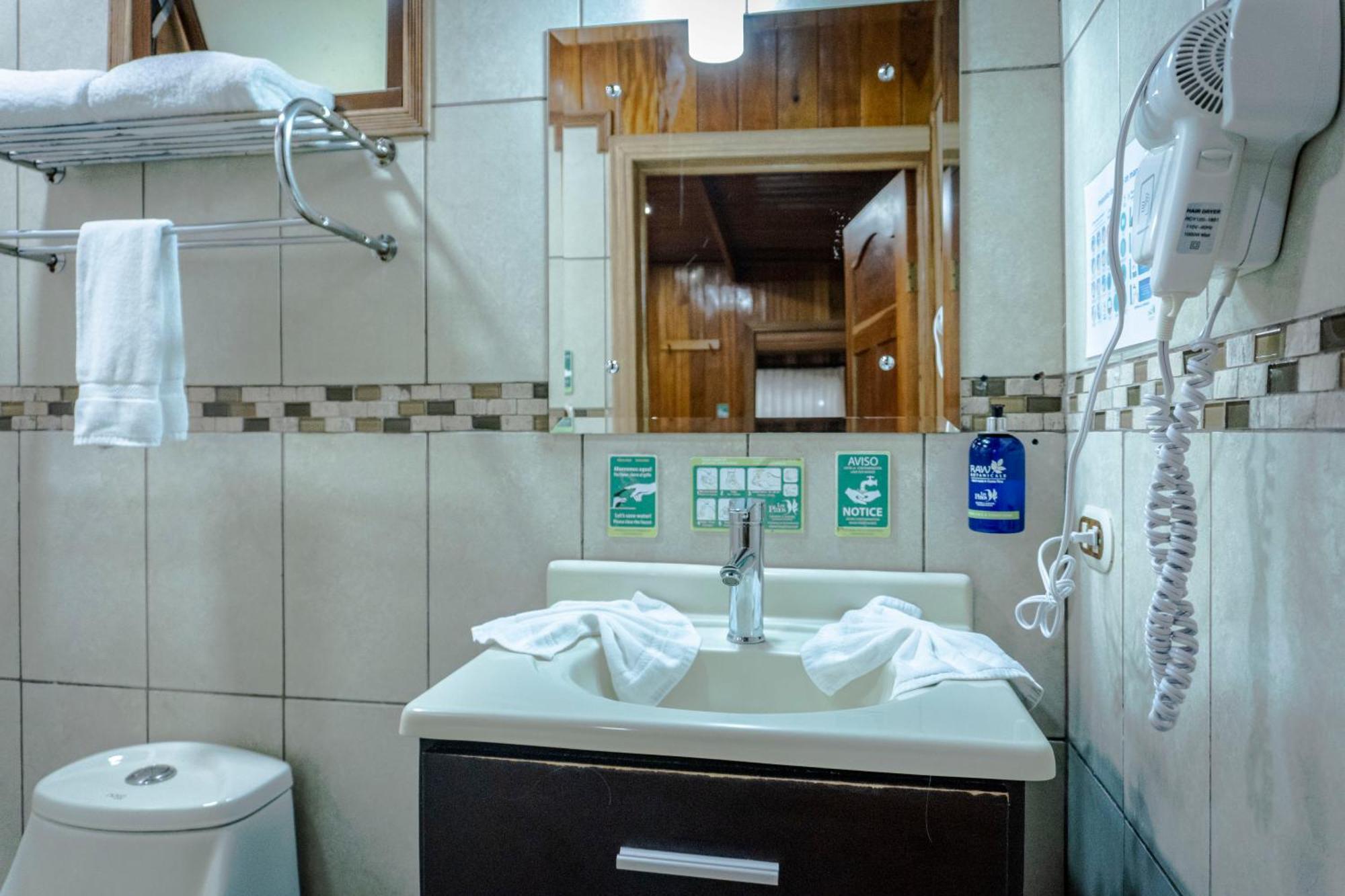 Los Pinos Cabins & Reserve Monteverde Phòng bức ảnh