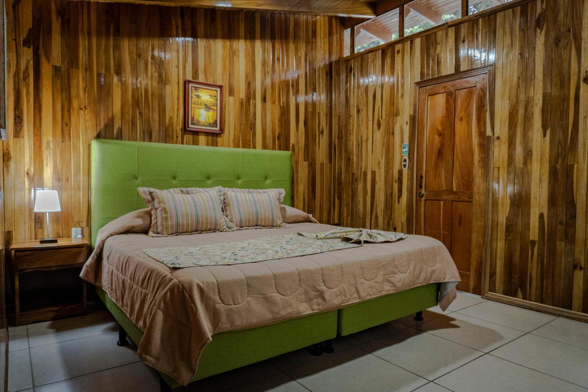 Los Pinos Cabins & Reserve Monteverde Phòng bức ảnh