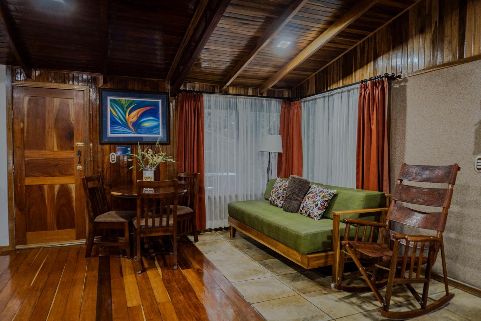 Los Pinos Cabins & Reserve Monteverde Phòng bức ảnh